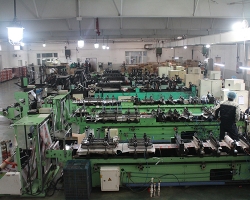 制(zhi)袋車間-電(dian)腦高速三(san)邊封制袋(dai)機