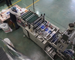 制(zhi)袋車間-電(dian)腦高速三(san)邊封制袋(dai)機